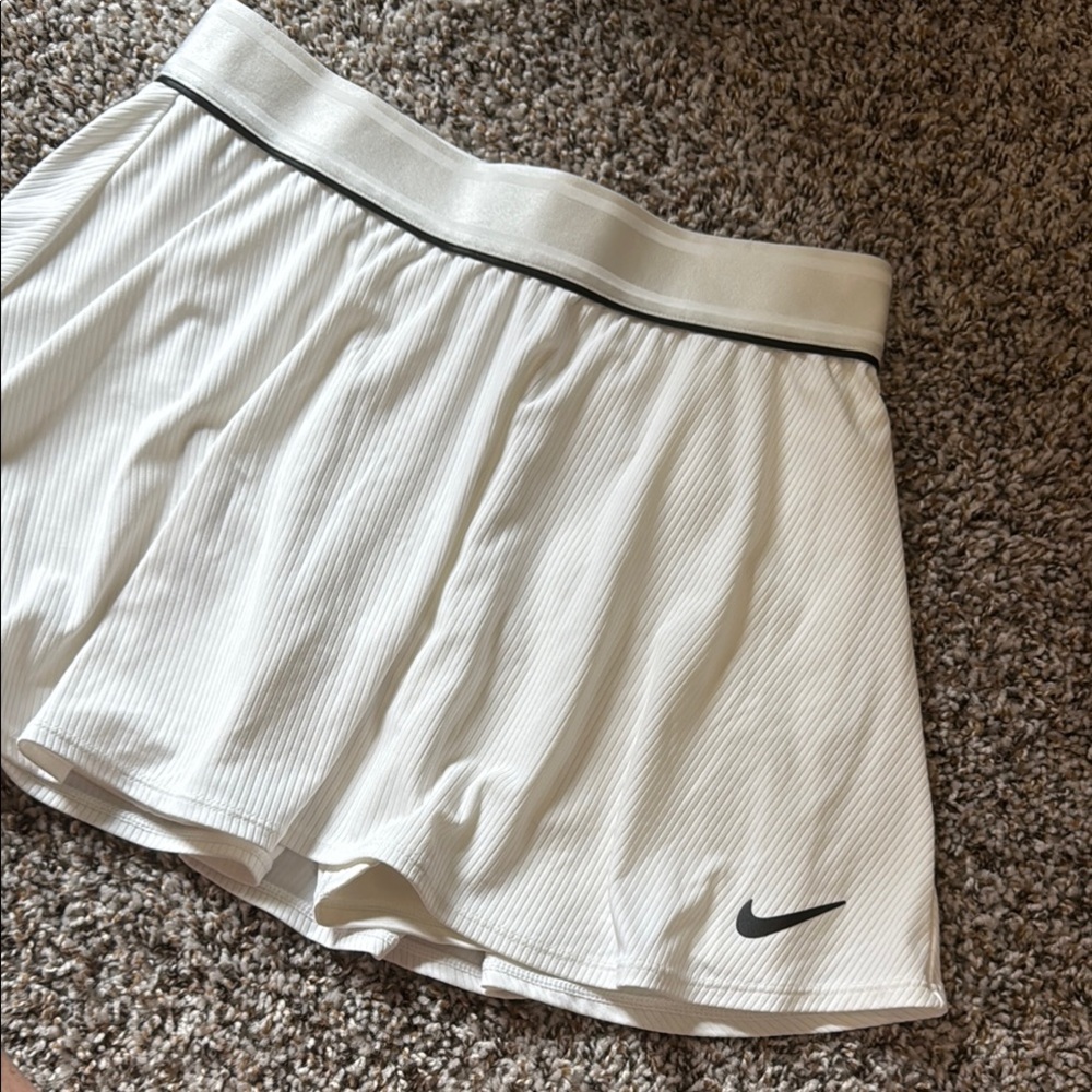 Nike White Skorts Athletic Performance